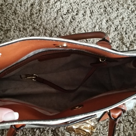 Michael Kors purse - Picture 2 of 4